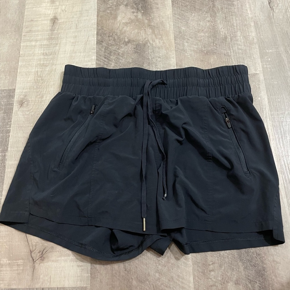 Women’s all in motion athletic shorts size medium, black